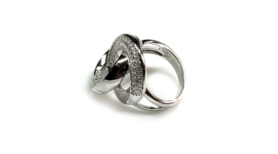 Масивен пръстен с циркони